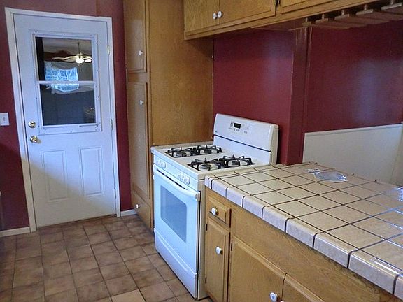3rd image of 11816 Grayling Ave