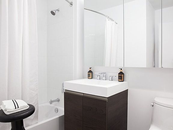 2nd image of 2810 Jackson Ave APT 12N