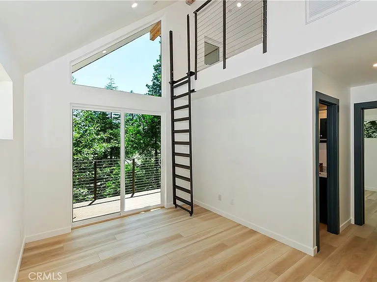 441 Oriole Dr #3 — Photo 38