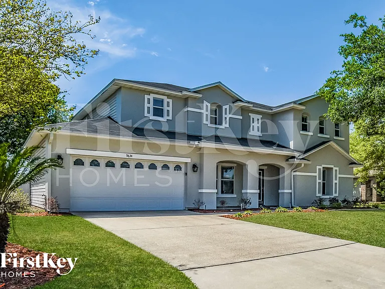 9634 Hazel Lake Dr — Photo 2
