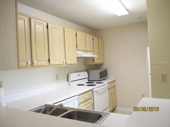 3rd image of 1969 Summer Club Dr APT 205