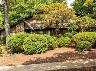 88 Laurelwood Cir W, Hendersonville, NC 28791