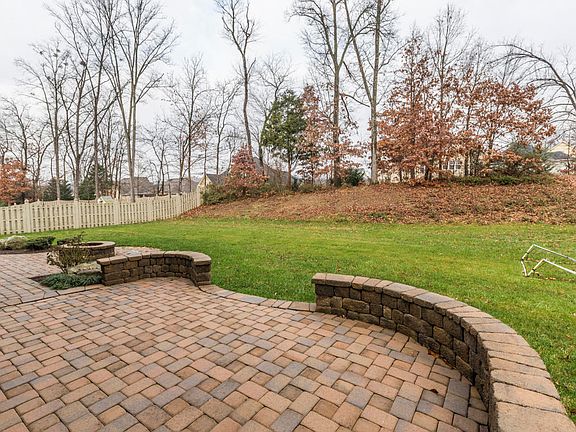 4th image of 11340 Woodcliff Dr