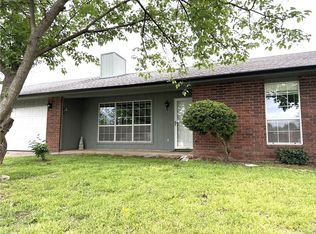 1105 N Cardinal Dr, Rogers, AR 72756