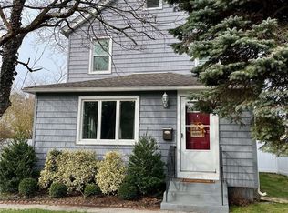 19 8th St, Locust Valley, NY 11560