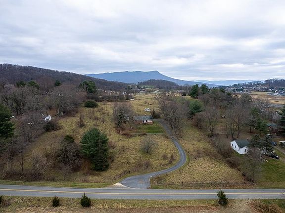 4th image of 235 Boyers Rd