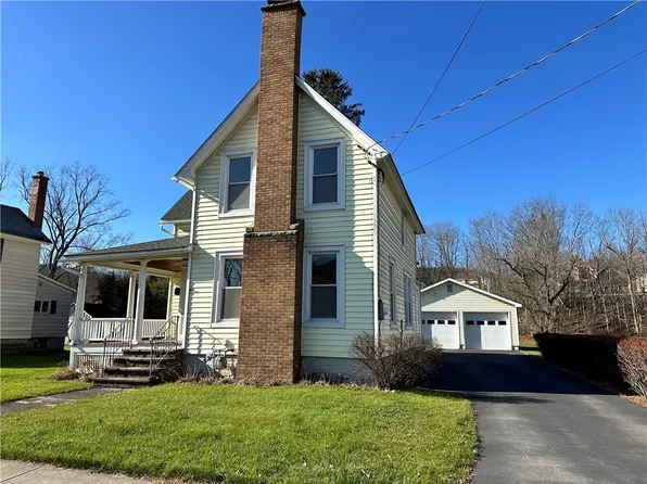 69 Liberty St, Walton, NY 13856