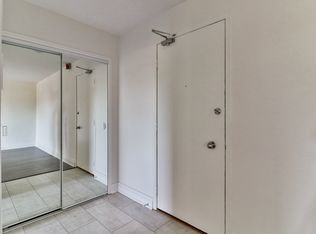 29 Upper Canada Dr #211, Toronto, ON M2P1S2