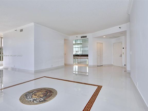 4th image of 3500 Mystic Pointe Dr APT 105