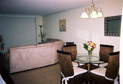 5th image of 11360 Taft St #11360