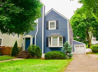 98 Carlton Ter, Stewart Manor, NY 11530