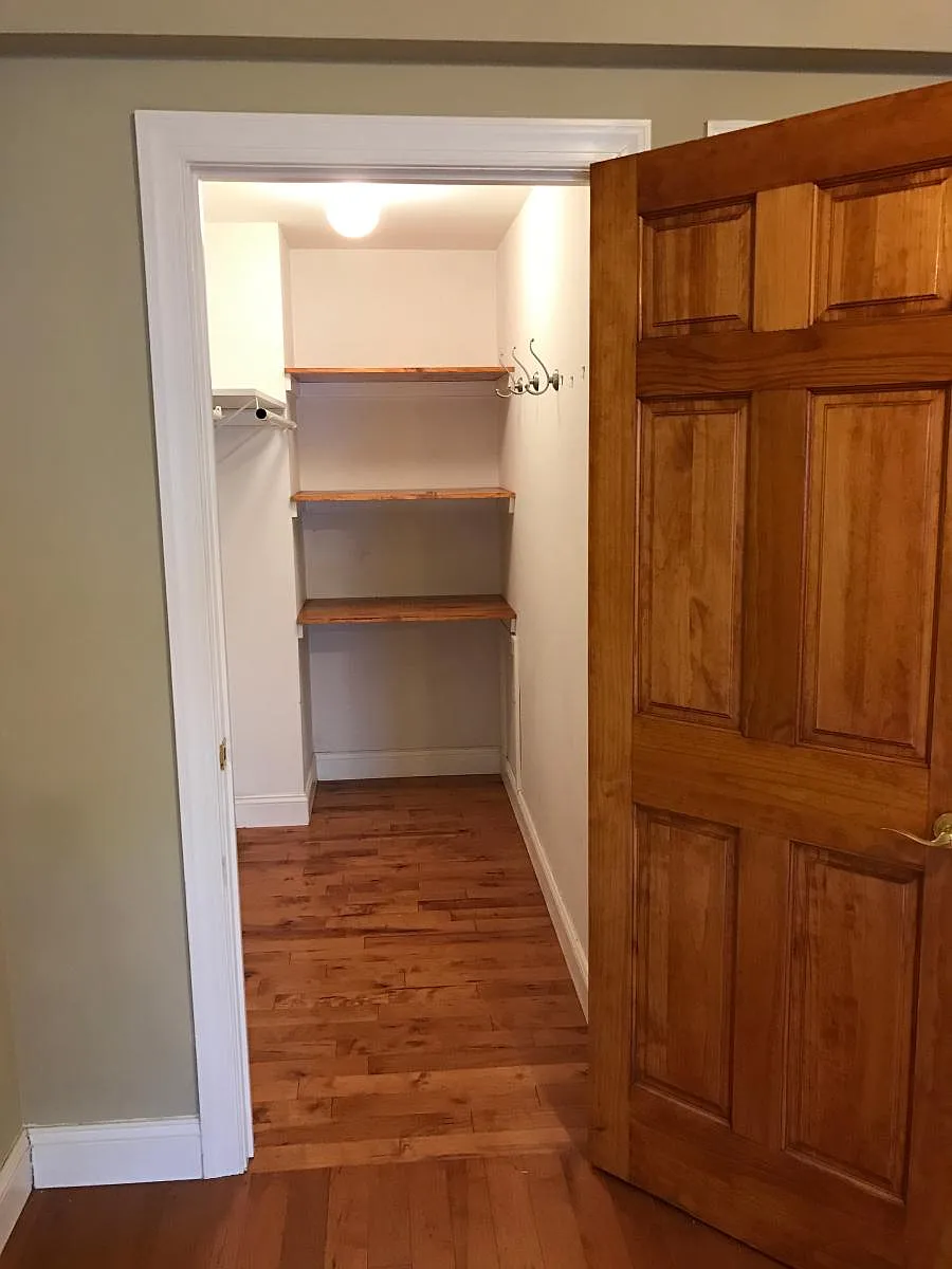Building Photo - 2028 Fairmount Ave #2R