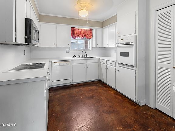 3rd image of 503 Jeffrey Dr