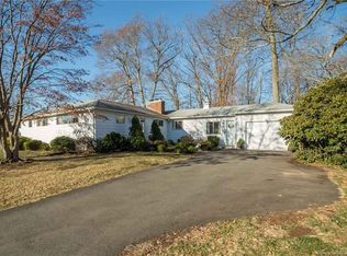 7 Chestnut Ln, West Hartford, CT 06110