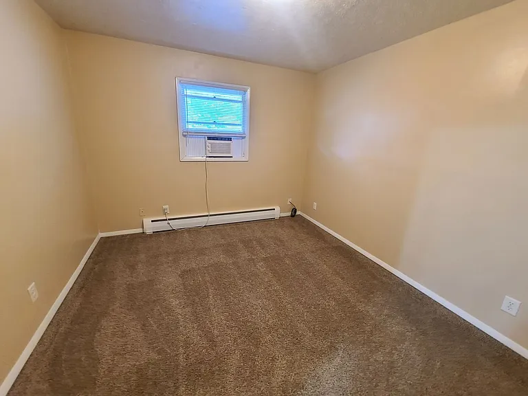 1329 N. Linden — Photo 7