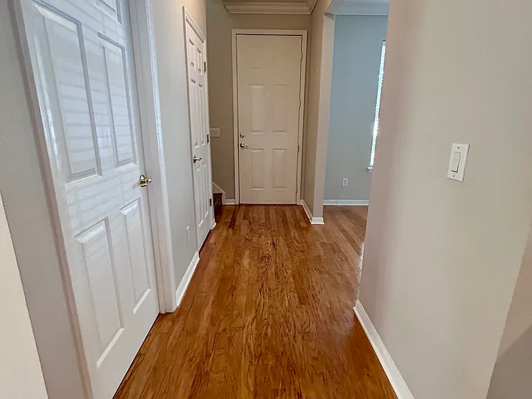 2135 Ridgewood St — Photo 5