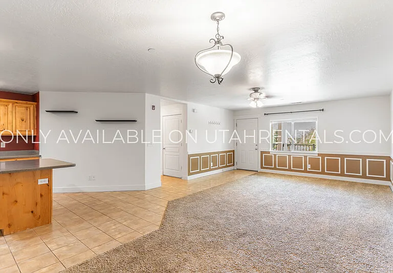 389 S State St #24 — Photo 8