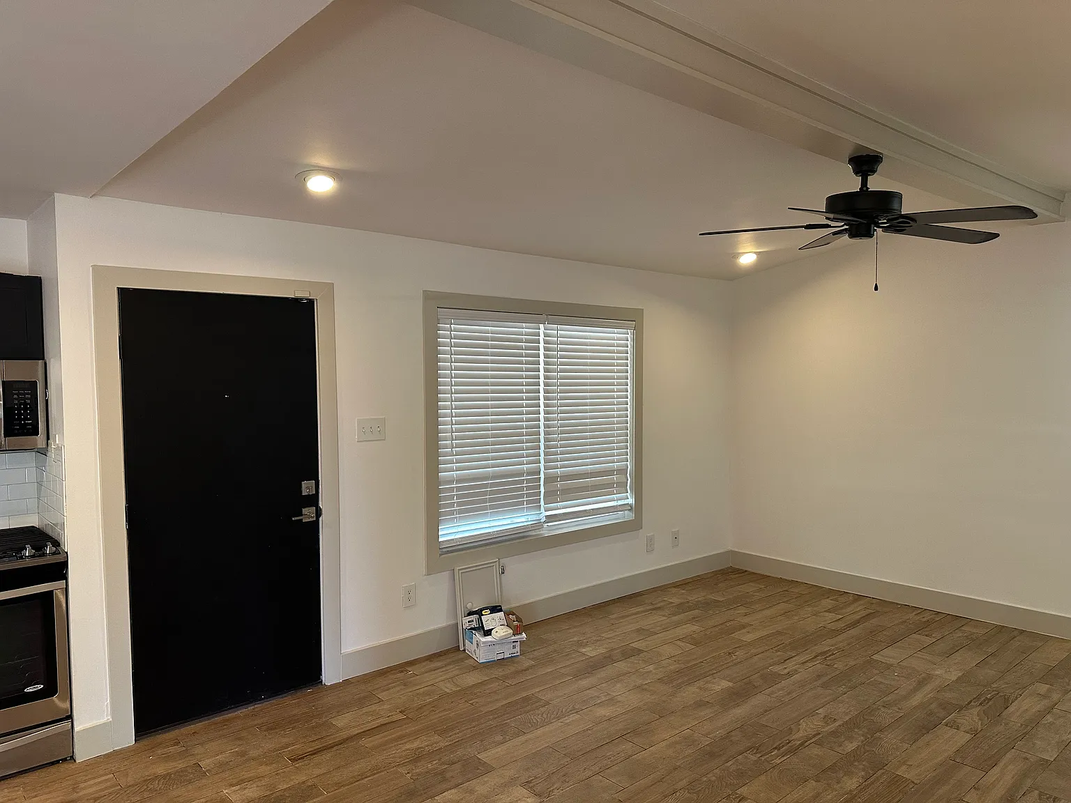 3 bed, 1316 sqft, $1,700 — Photo 2