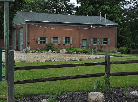 4th image of 43301 N Lake Ave