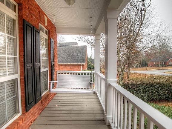 4th image of 5778 Wembley Dr