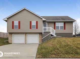 18615 Primrose St, Smithville, MO 64089