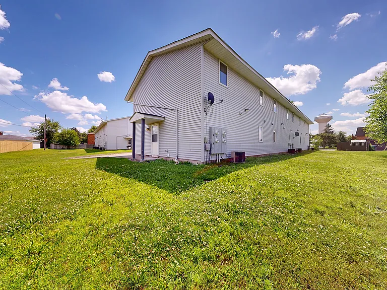 7629-7629 Woodlawn Dr — Photo 17