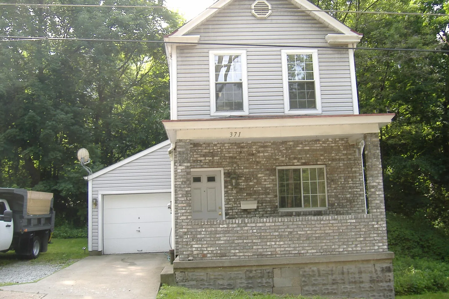 371 Woodruff St photo 1