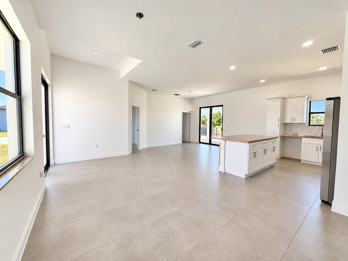 3 bed, $2,150 — Photo 2
