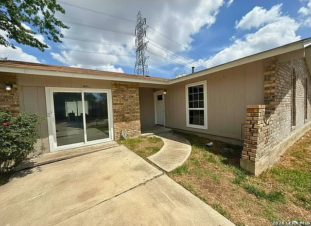 Building Photo - 4911 Tennyson Dr