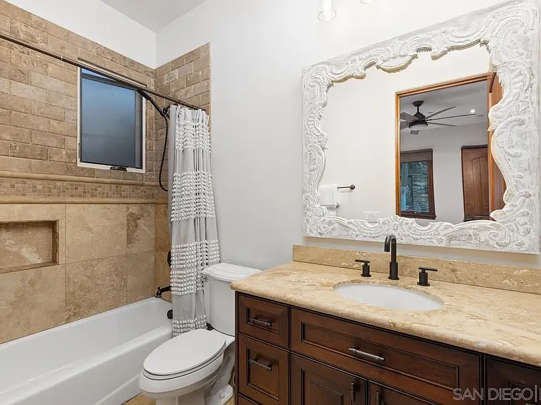 1554 Summit Ave — Photo 23