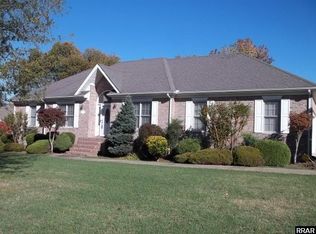 202 S Dodd Dr, Martin, TN 38237