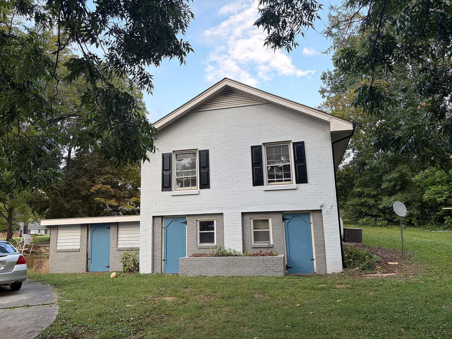 3 bed, 1300 sqft, $1,575 — Photo 2