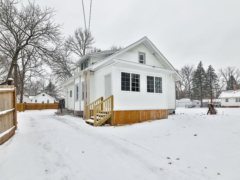 2nd image of 122 N Day Ave