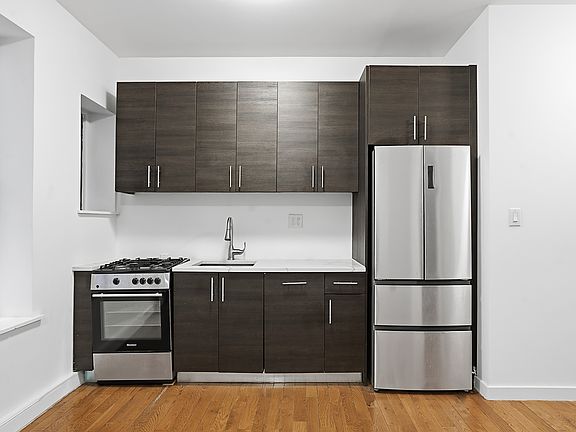 2nd image of 605 W 137th St #27