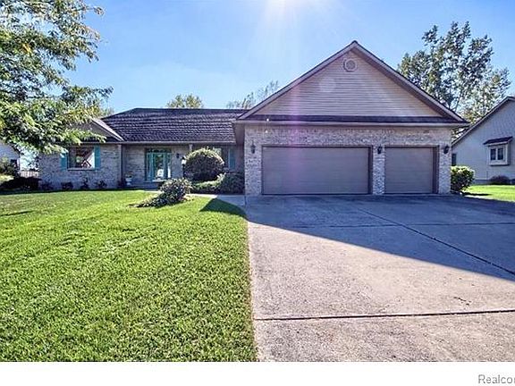 2nd image of 1493 Eden Gardens Dr