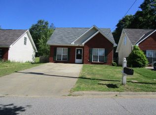 1024 4th Pl, Phenix City, AL 36869