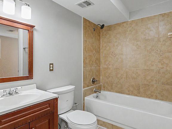 5th image of 9625 Lindenbrook St