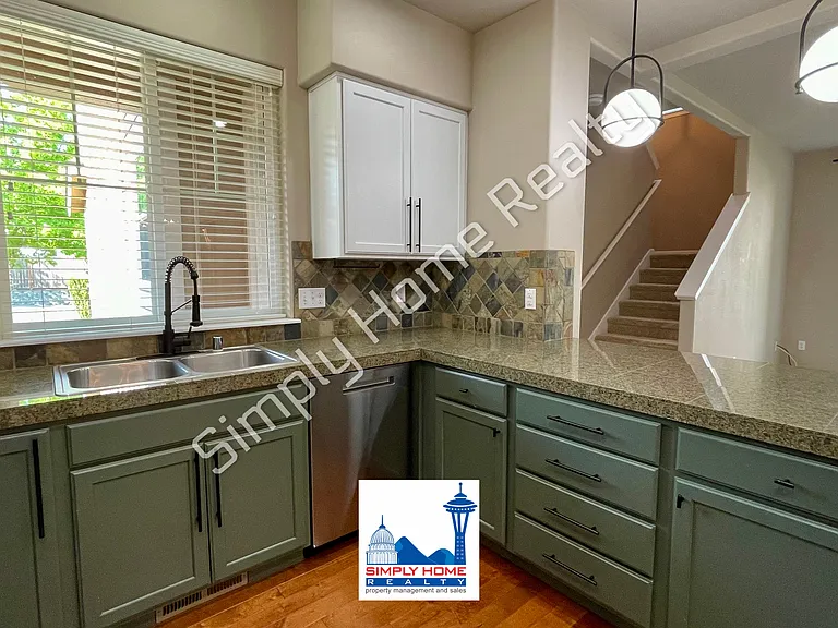 4661 Helena Ave SE — Photo 8