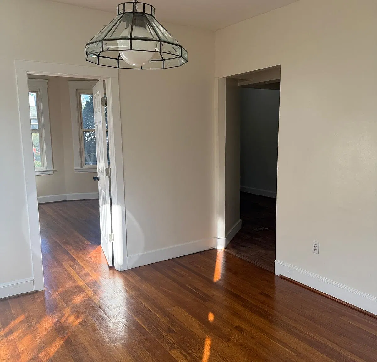 3 bed, 1200 sqft, $2,100 — Photo 3
