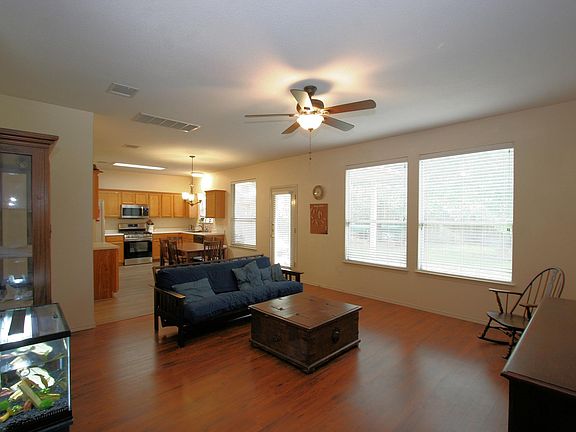 4th image of 724 Leann Ln