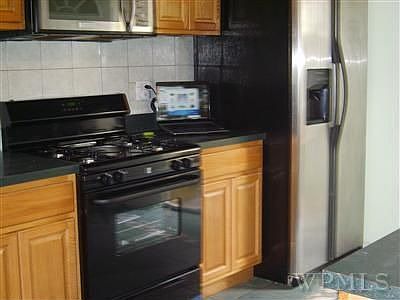 Kitchen w/SS appliances