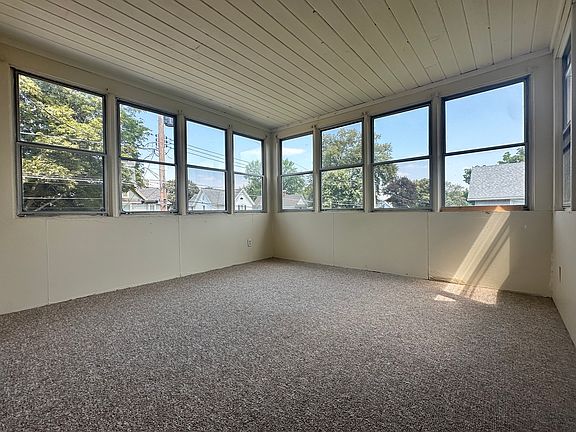 5th image of 565 Thompson St #B