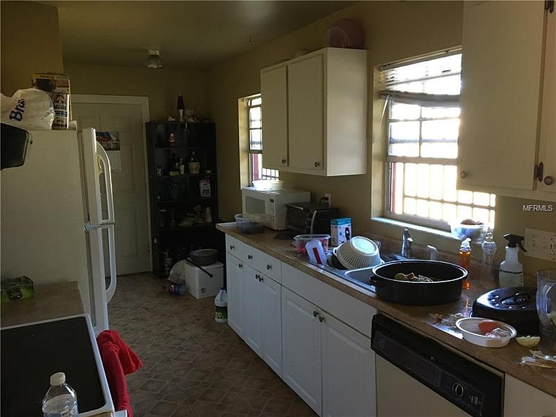 2nd image of 3015 Knightsbridge Rd