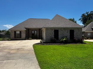 310 Candlewood Ct, Canton, MS 39046