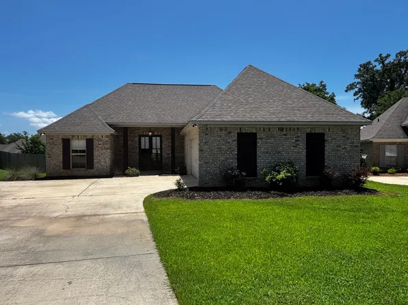 310 Candlewood Ct, Canton, MS 39046