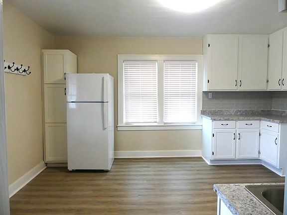 4th image of 1572 Hamilton Ave NW