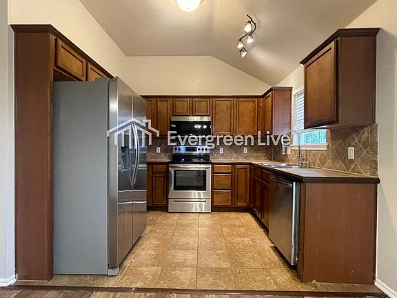 4th image of 12220 Norway Ct