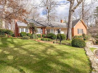 300 Woodbrook Dr, High Point, NC 27262