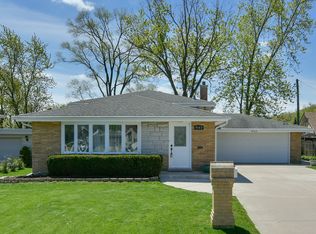 9143 W 92nd Pl, Hickory Hills, IL