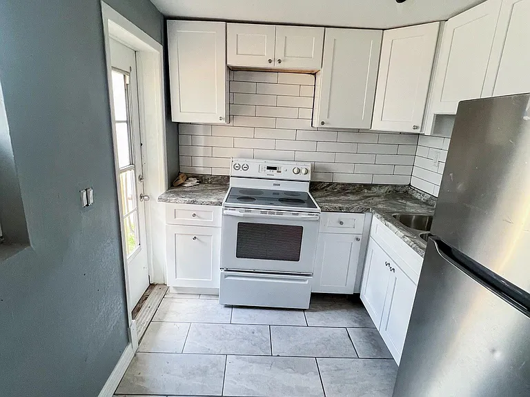 1109 Grant St #1/2 — Photo 7